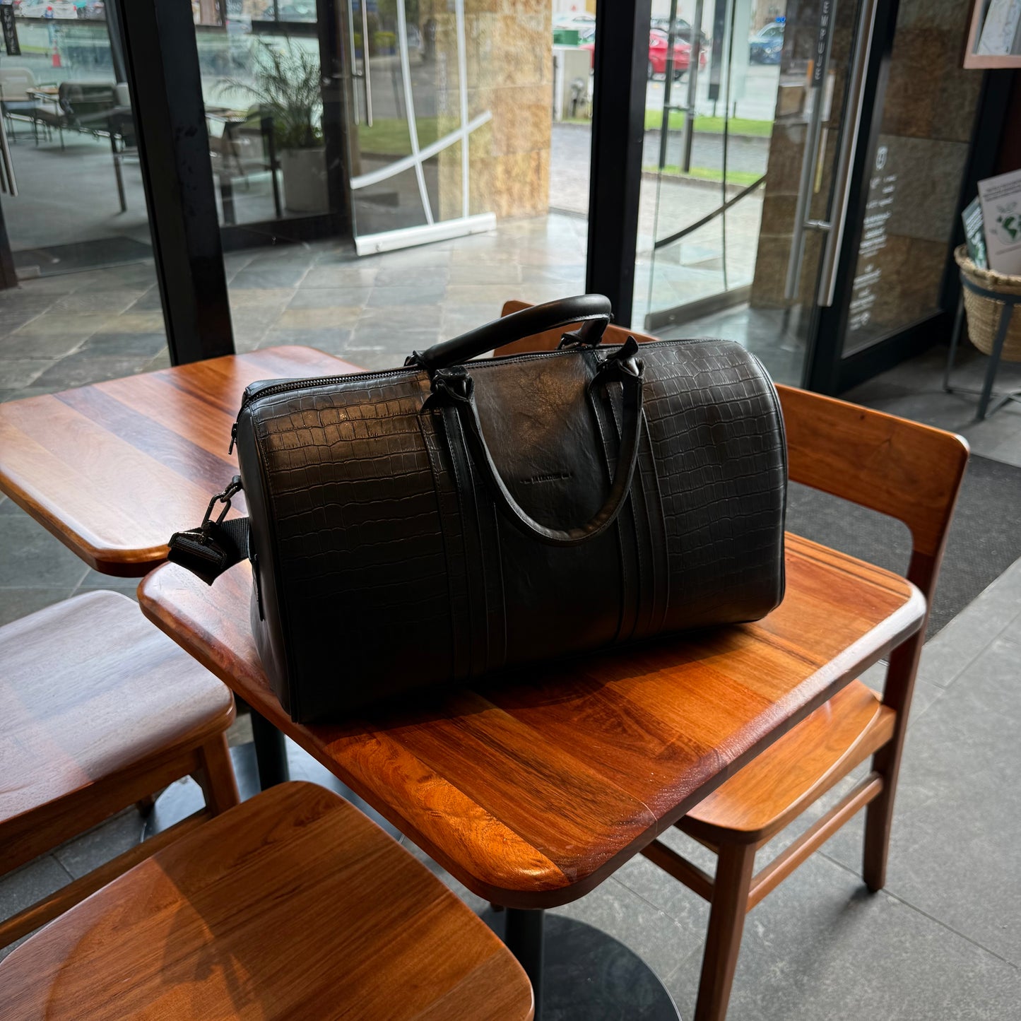 Travel Bag b002 negra/cocodrilo grab