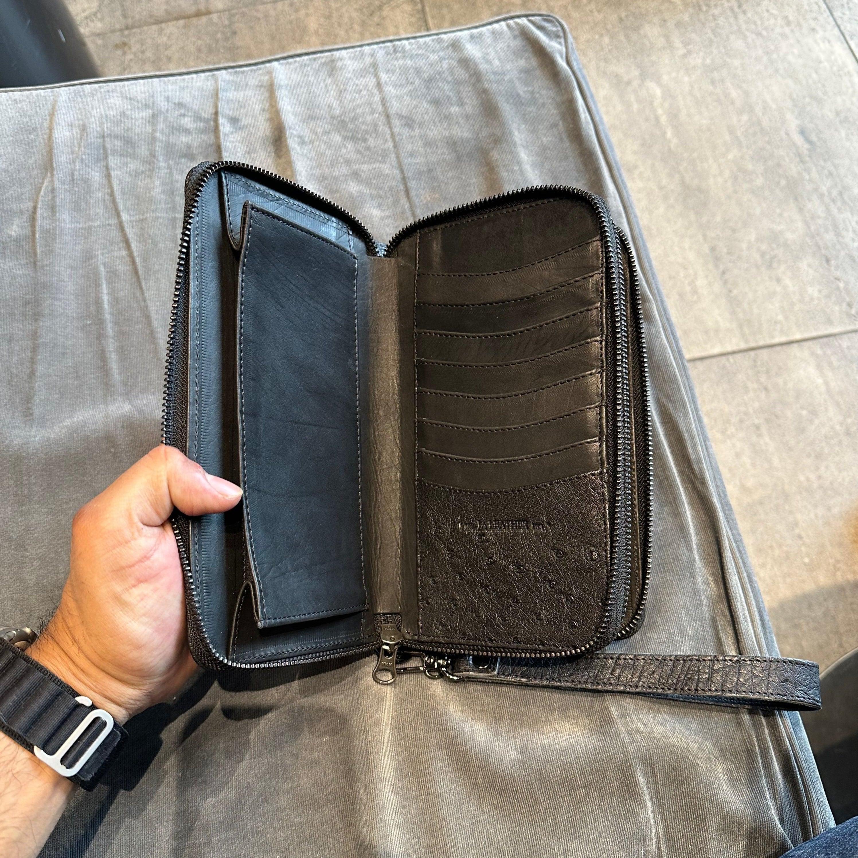 Cartera/Neceser Large Walker 2C avestruz genuina