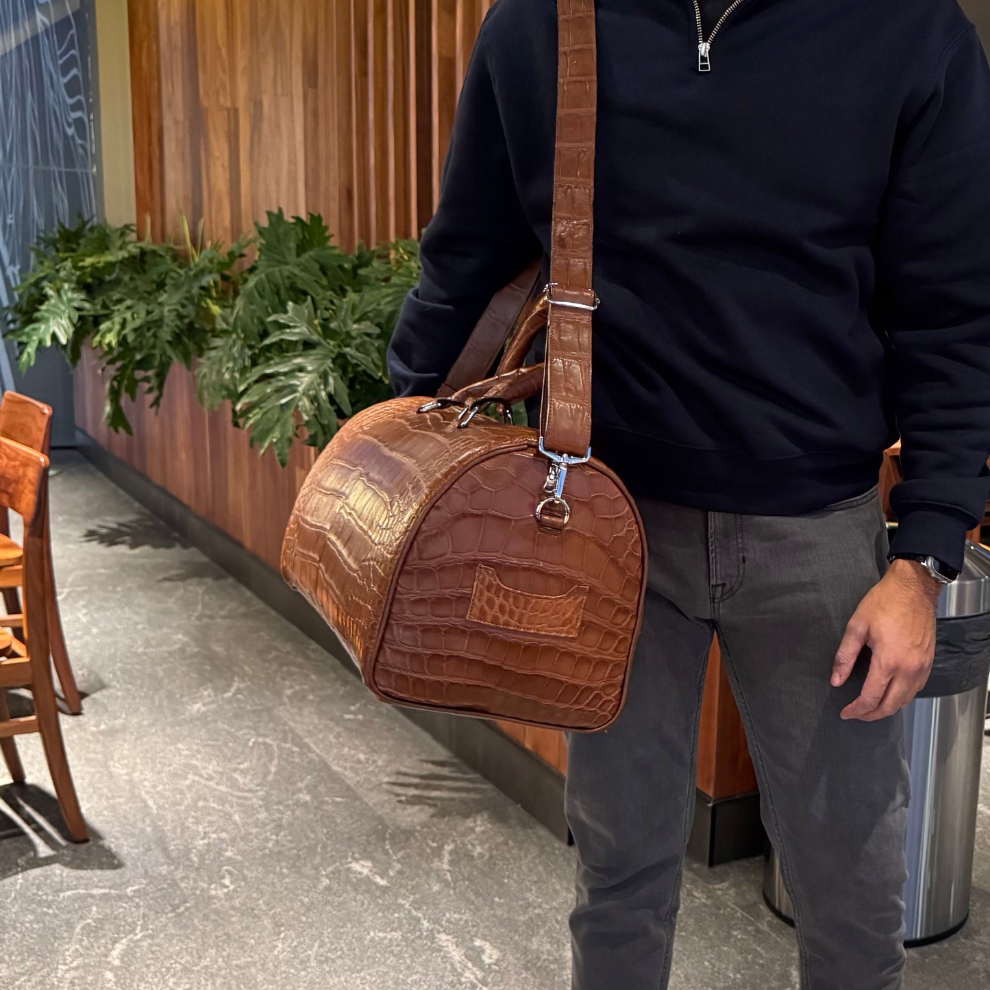 Travel Bag B0012 – Piel de American Alligator Genuina Whisky