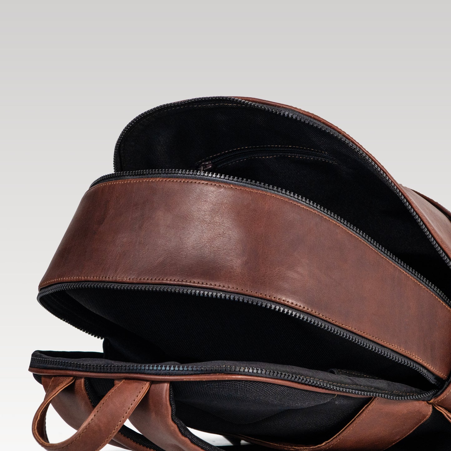 Backpack Leonel Cafe Roble.