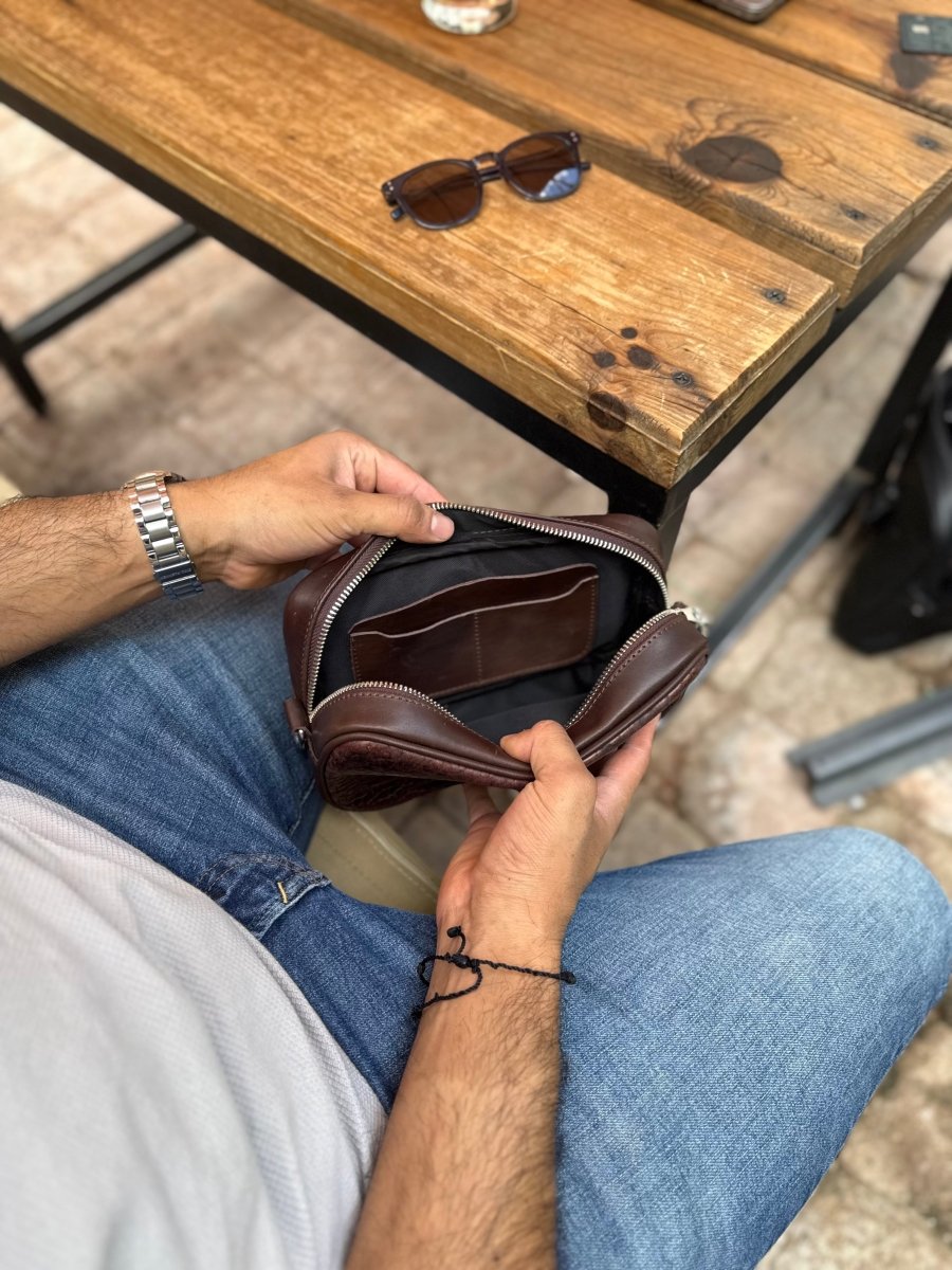 Bandolera de piel para hombre Alberto cuello de toro cafe - JA LEATHER