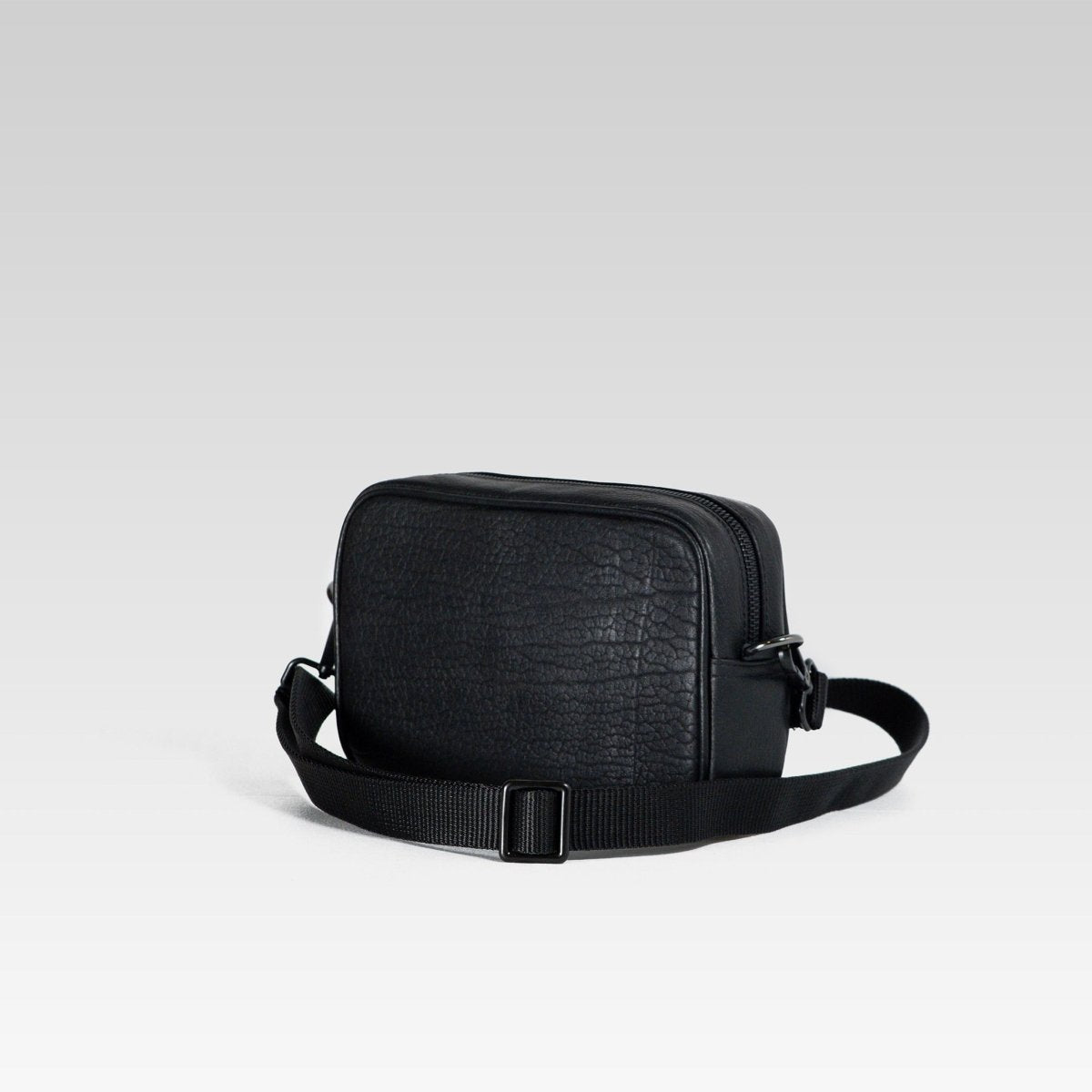 Bandolera de piel para hombre Alberto cuello de toro negro - JA LEATHER