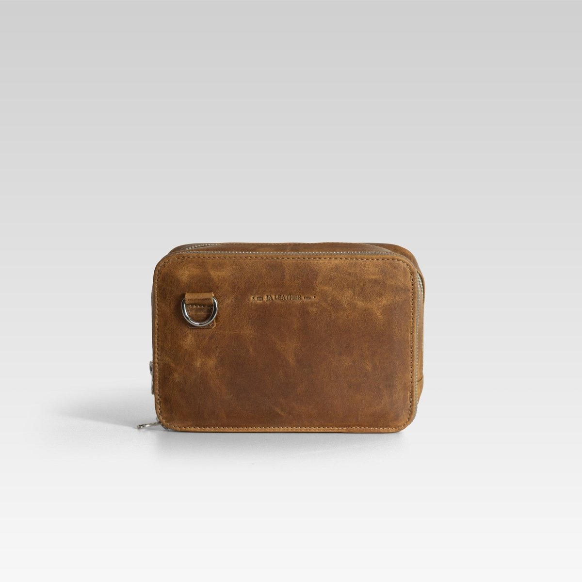 Bandolera de piel para hombre Cesar miel con asa - JA LEATHER