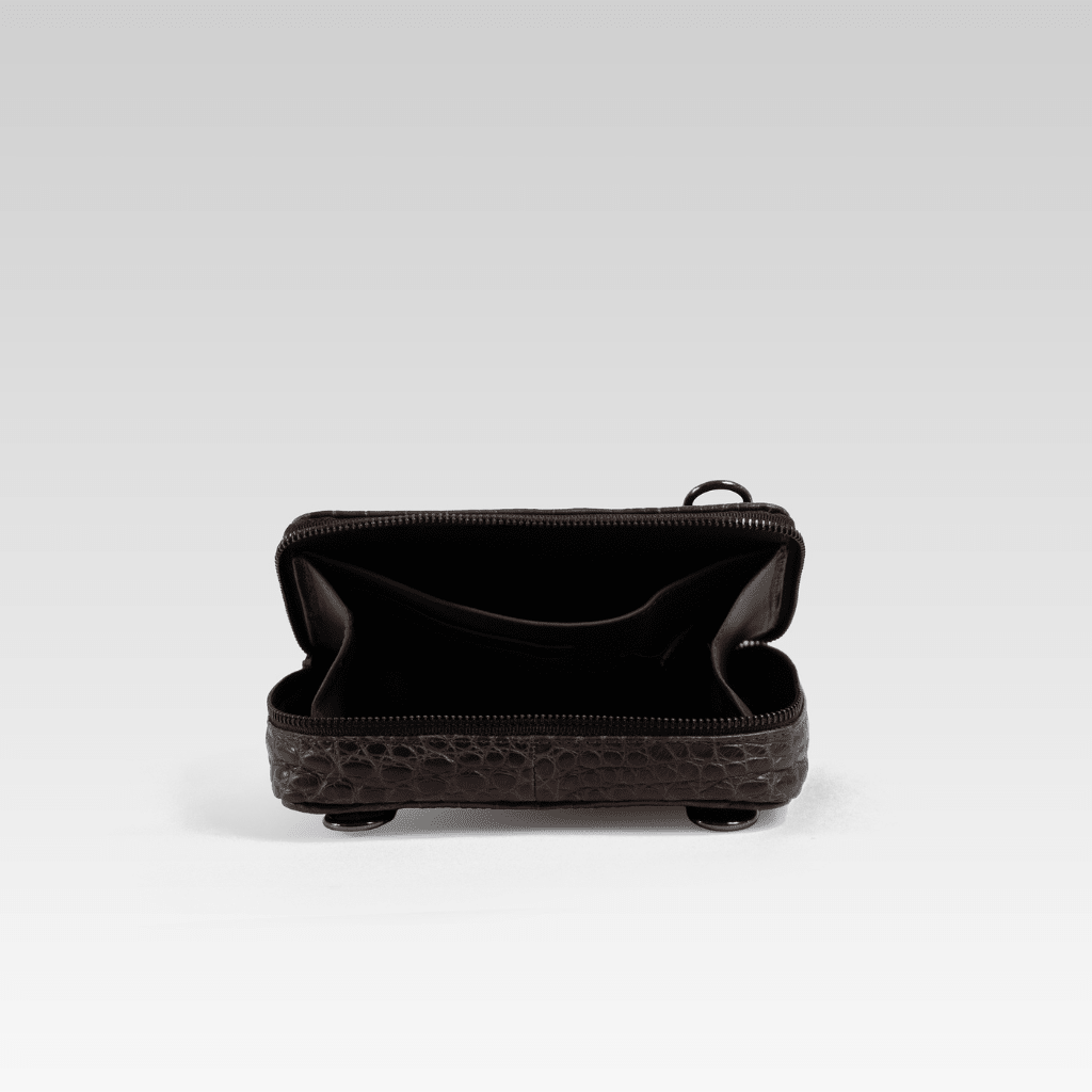 Bandolera de piel para hombre Santiago cocodrilo café - JA LEATHER