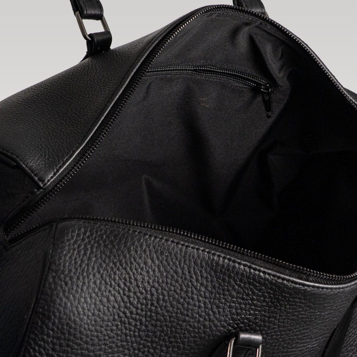 Travel Bag b002 color negro - JA LEATHER
